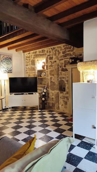 Апартаменты Entre Uzes Et Le Pont-Du-Gard Le Logis D'Autrefois Кастийон-дю-Гар Экстерьер фото
